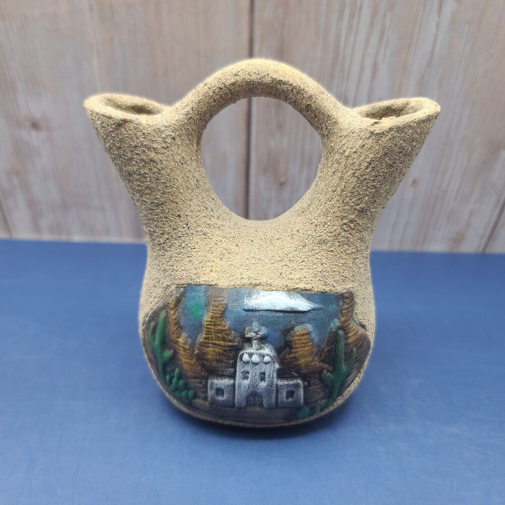 Vintage Native American Sand Glittery Painted Art Pottery Wedding Vase 5 Inches